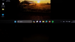 Windows 11 taskbar 