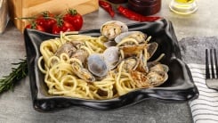 clams in pasta