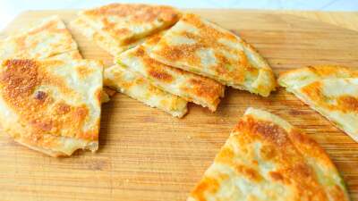 You Should Make Scallion Pancakes With Dumpling Wrappers