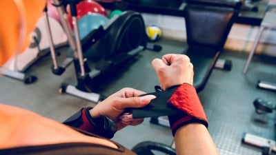 wrist wraps (not straps)